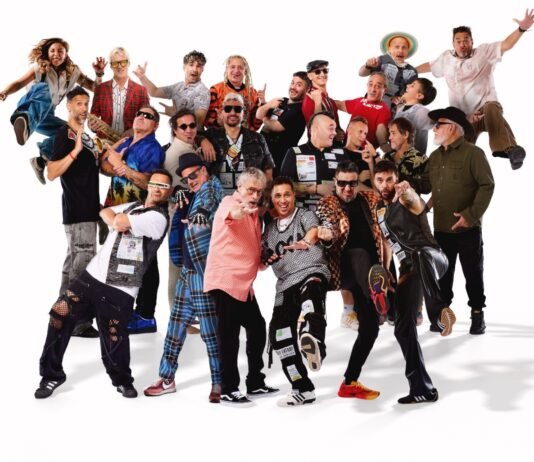 “Te quiero tanto”: Los Auténticos Decadentes y Los Caligaris, presentaron su versión del tema clásico