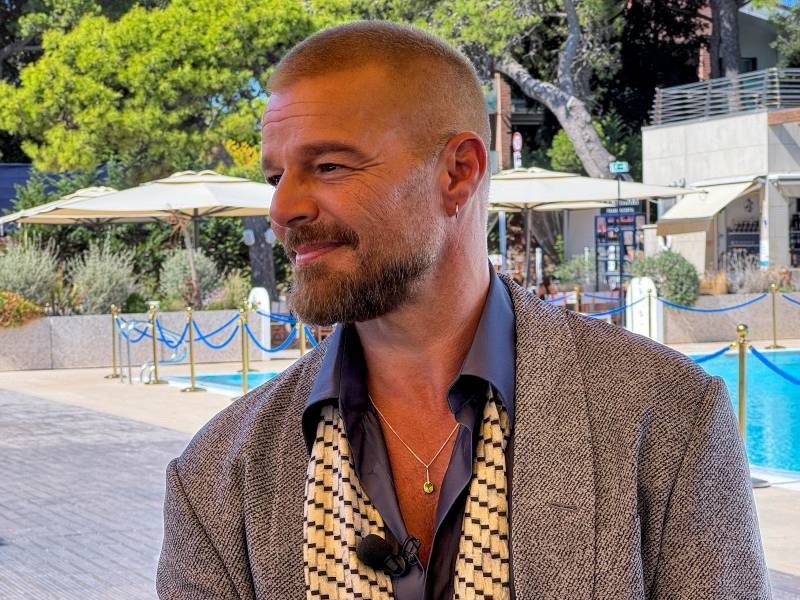 Ricky Martin estrena su “ReVivo” Ricky Martin estrena su “ReVivo”